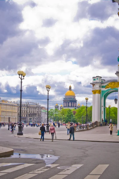 Saint isaac's cathedral, a palota tértől — Stock Fotó