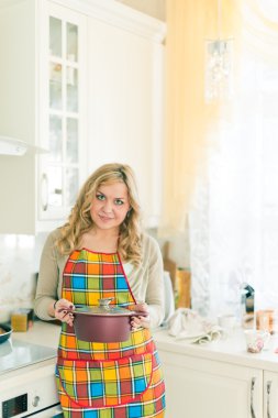 sos tava ile genç kadın