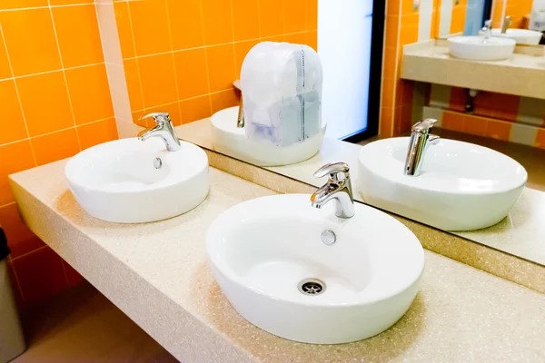 Public empty restroom — Stock Photo, Image