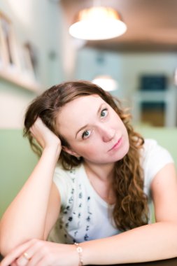 güzel esmer yakın portresi 