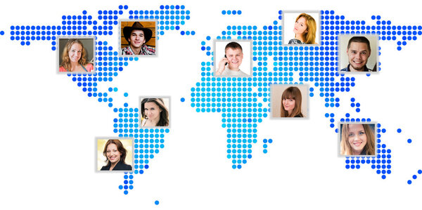 Фото людей на карте мира
.