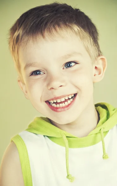 Gelukkige jongen — Stockfoto