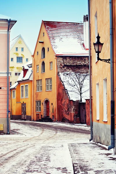 Medeltida gatan i gamla stan i tallinn — Stockfoto