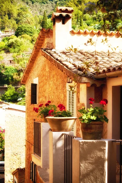 Casa con encanto en el pueblo de Deia en Mallorca, España — Foto de Stock