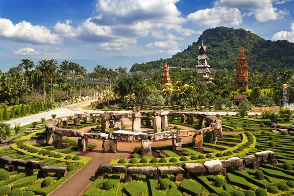 Pattaya, Tayland 'daki Nong Nooch Bahçesi.