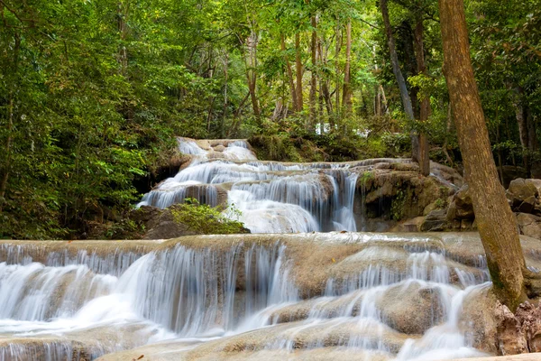 Vattenfall i Erawan, Kanchanaburi, Thailand — Stockfoto