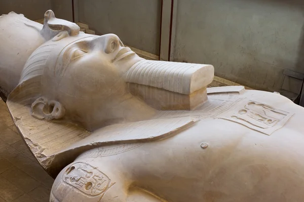 La statua di Ramses II trovata a Memphis, Egitto — Foto Stock