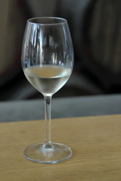 Біле вино скла — стокове фото