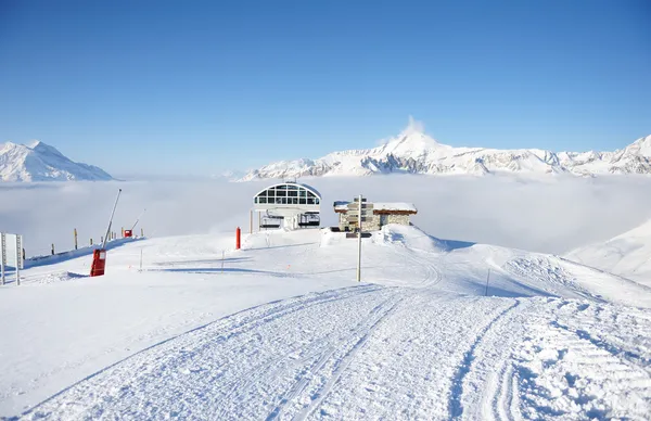 Ski lift station — Stockfoto