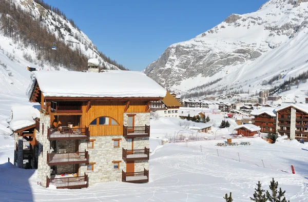 Stazione sciistica di montagna — Foto Stock