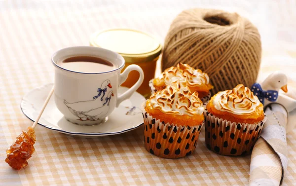 Gâteaux à la crème fouettée — Photo