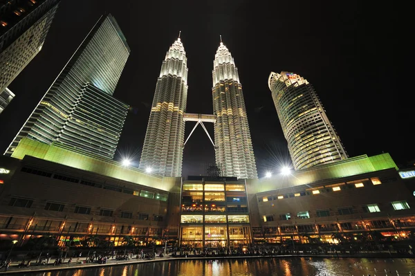 Stadtsilhouette von Kuala Lumpur, Malaysia. Petronas Zwillingstürme. — Stockfoto