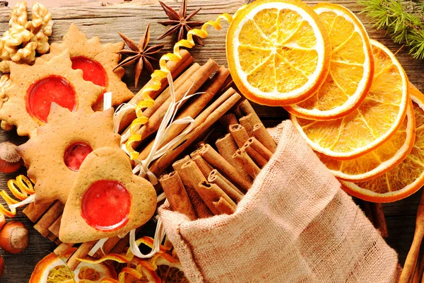 Christmas homemade gingerbread cookie and spices — Stock Photo, Image