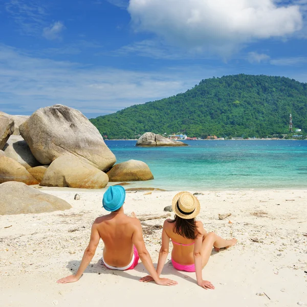 Paar op een strand — Stockfoto