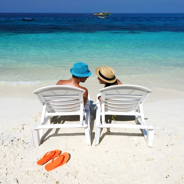 Casal na praia — Fotografia de Stock