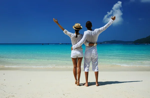 Paar op een strand — Stockfoto