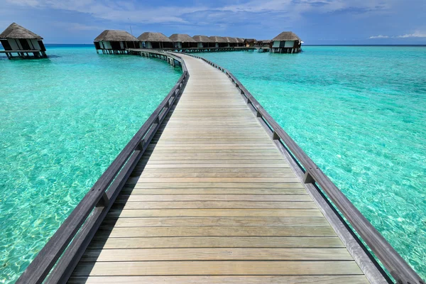 Hermosa playa con bungalows de agua —  Fotos de Stock