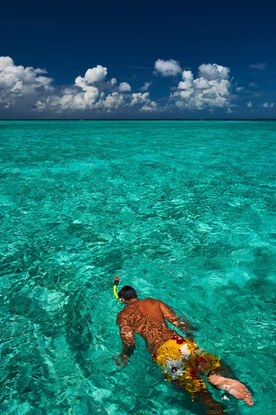 Snorkel de homem — Fotografia de Stock