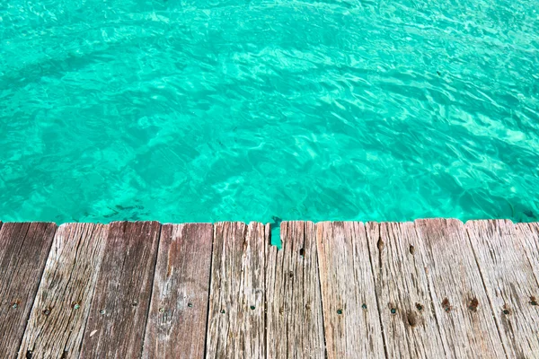 Brygga vid havet — Stockfoto