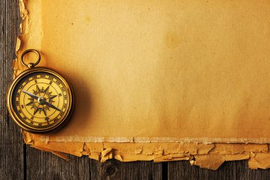 eski arka plan üzerinde Antik pirinç pusula