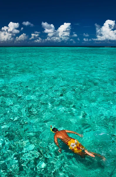 Snorkel de homem — Fotografia de Stock