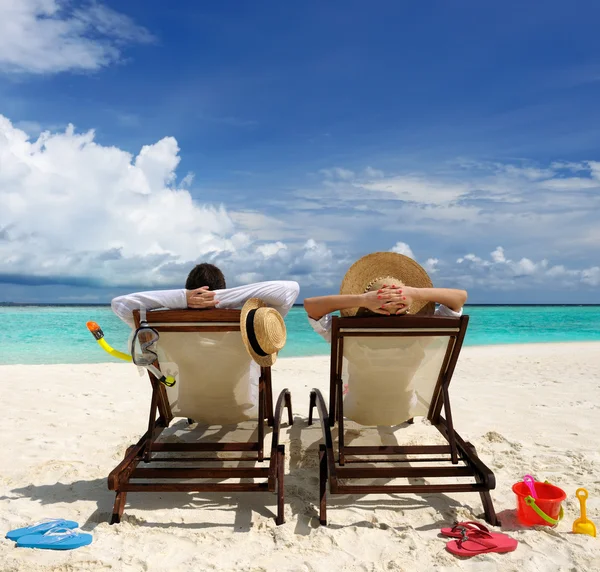 Couple sur une plage — Photo