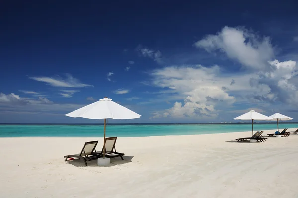 Bellissima spiaggia alle Maldive — Foto Stock