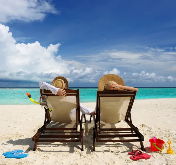 Paar op een strand — Stockfoto