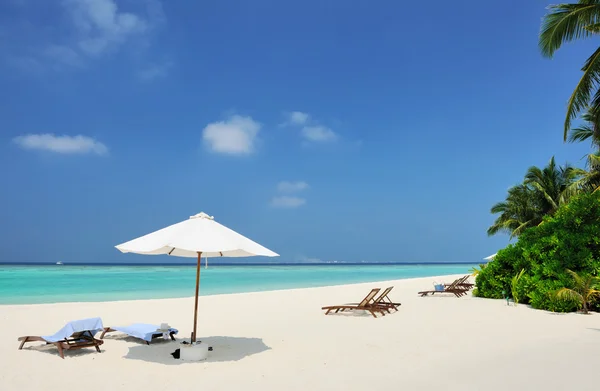 Belle plage aux Maldives — Photo