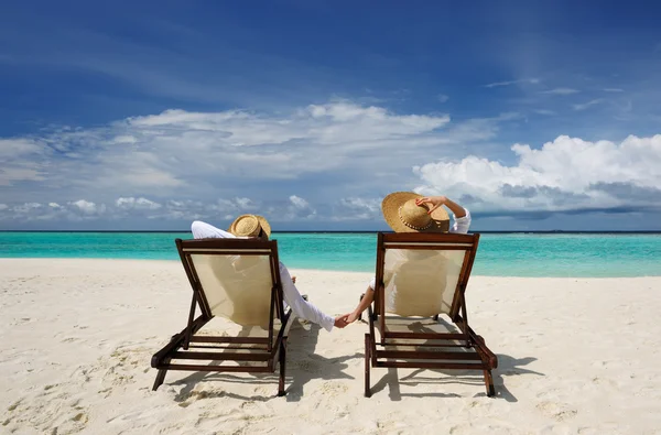 Paar op een strand — Stockfoto