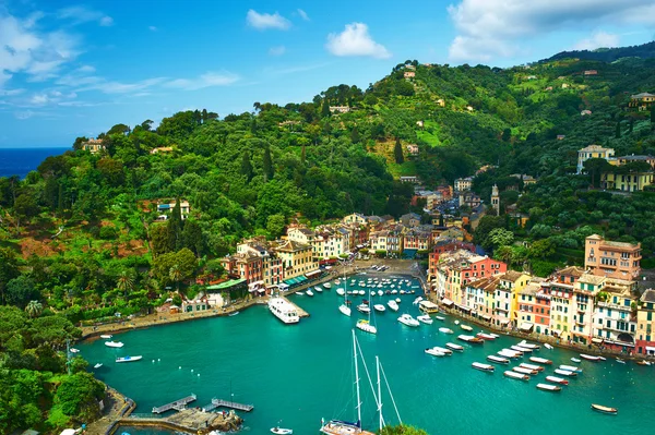 Portofino by på kusten av Liguriska havet, Italien — Stockfoto