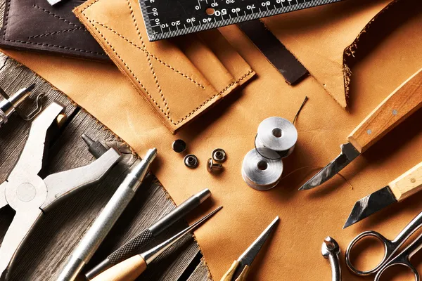 Leather crafting tools — Stock Photo, Image