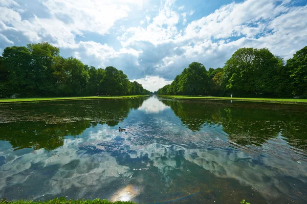 Parque en Nymphenburg castillo, munich — Foto de Stock