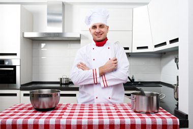 erkek chef mutfak at