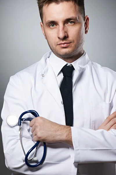 Médico com retrato em estetoscópio — Fotografia de Stock