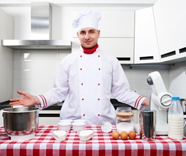 erkek chef mutfak at