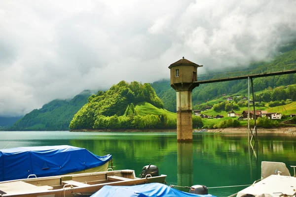 Fjällsjö i Schweiz — Stockfoto