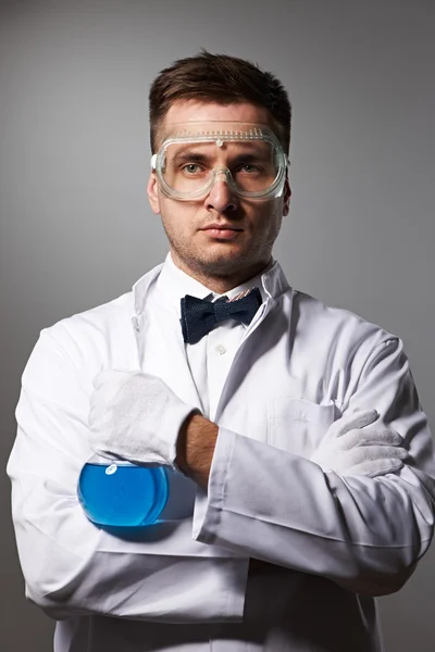 Вчений в окулярах — стокове фото