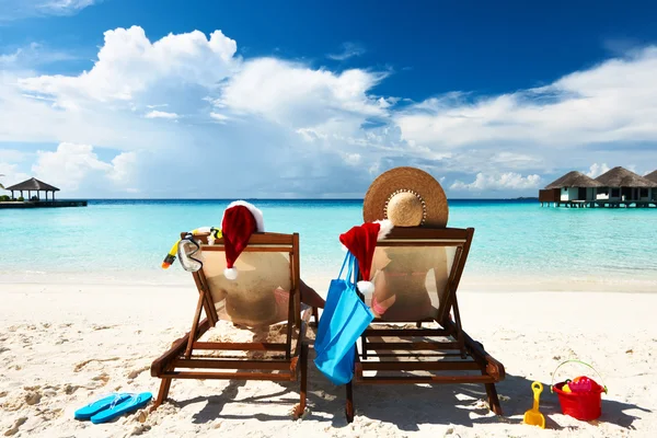 Couple on a beach — Stock Photo, Image