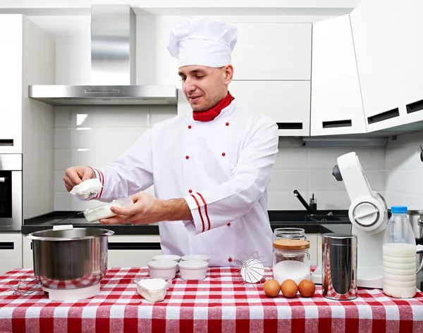 erkek chef mutfak at