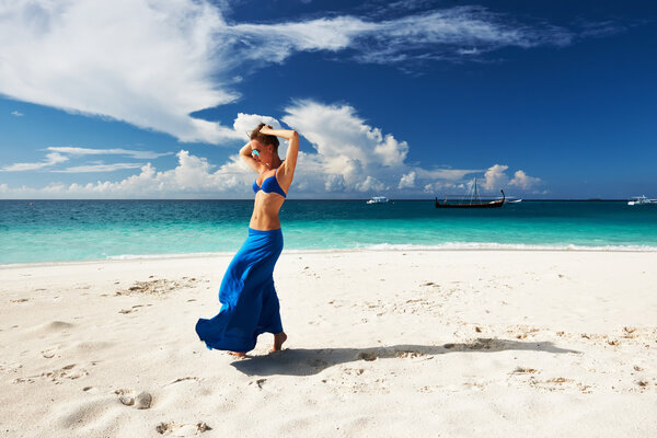 Женщина на пляже
