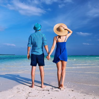 Maldivler bir plajda couple