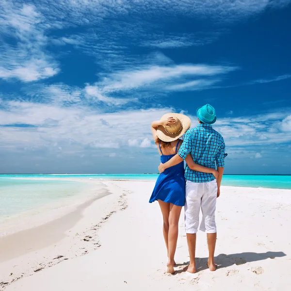 Couple in blue on a beach at Maldives — Stock Photo, Image