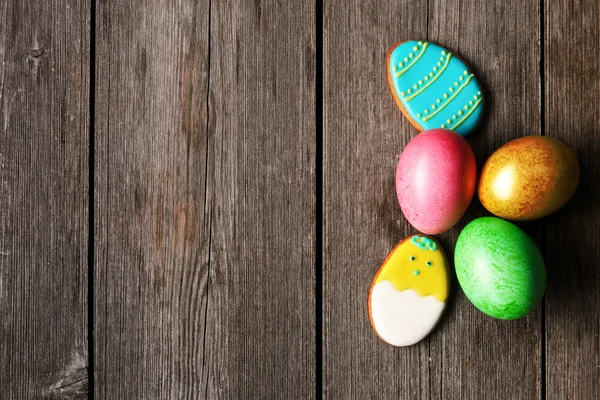 Biscotto di pan di zenzero fatto in casa Pasqua e uova — Foto Stock