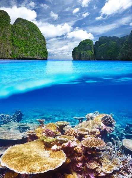 Lagoon with coral reef underwater view — Stock Photo, Image