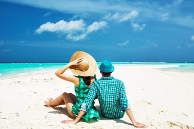 İki yeşil bir Beach Maldivler içinde