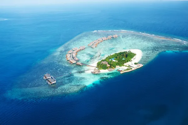 Pedaggi e isole nelle Maldive dal punto di vista aereo — Foto Stock