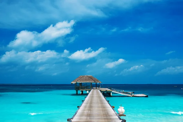 Beautiful beach with water bungalows — Stock Photo, Image