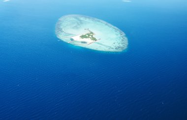 Atolls ve Maldiv Adaları havadan görünümü