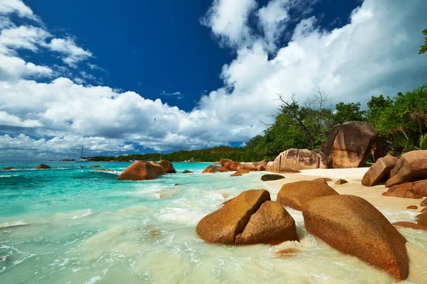 Praia bonita em Seychelles — Fotografia de Stock